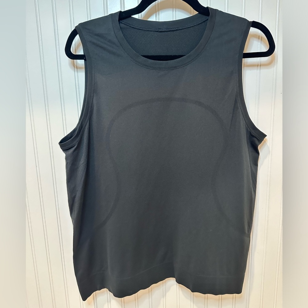 Lululemon swiftly breathed muscle tank